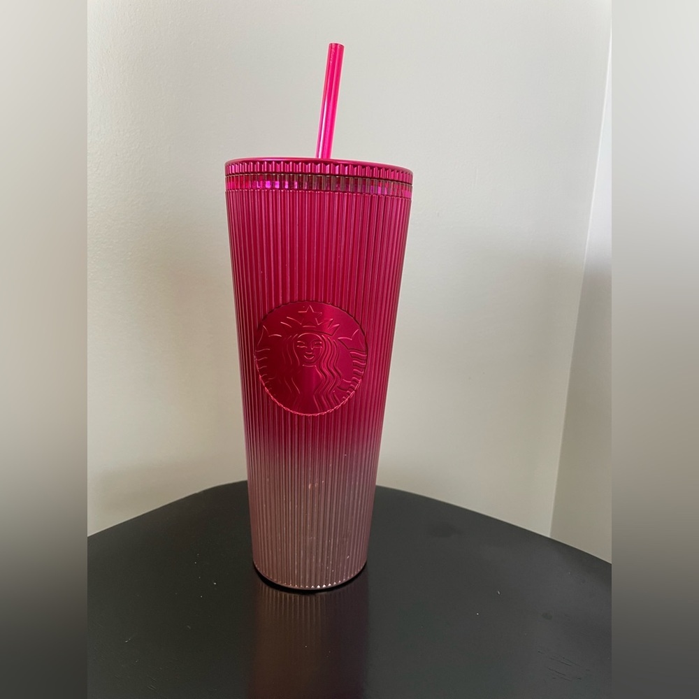 Starbucks 2024 Holiday Pleated Red Pink Ombre Cold Cup 24oz Venti Tumbler